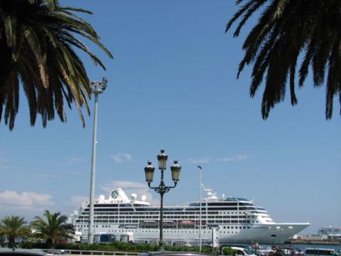 Azamara Journey Bastia sadamas