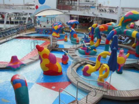 Oasis of the Seas, H2O lastebassein