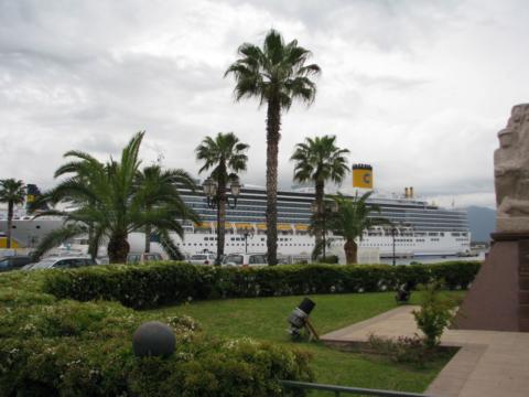 Costa Luminosa, Barcelonas