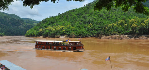 Mekongi jõekruiisid, Laos