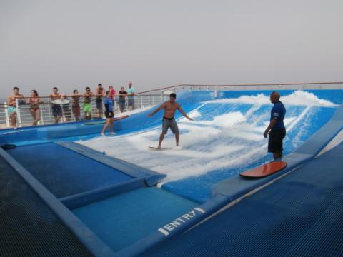 Oasis of the Seas, surfisimulaator